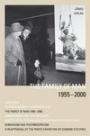 The family of man 1955 - 2001: Humanismus und Postmoderne: eine Revision von Edward Steichens Fotoausstellung ; humanism and postmodernism: a reappraisal of the photo exhibition by Edward Steichen ; [... aus einer Tagung hervorgegangen, die der Aktualisierung von Edward Steichens Fotoausstellung 'The Family of Man' unter dem Motto 'Humanismus und Postmoderne' gewidmet war]